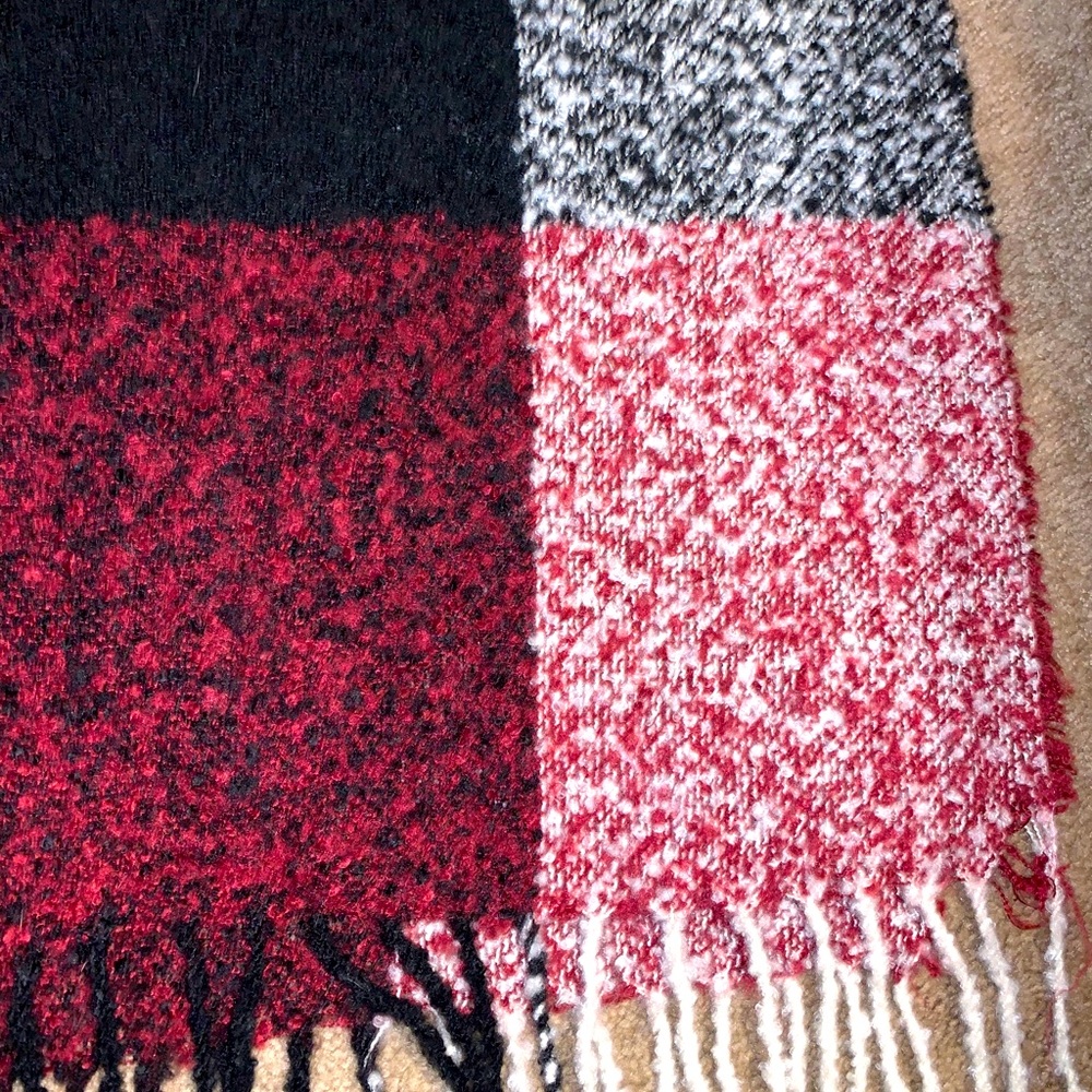 Scarf - Picture 3 of 4